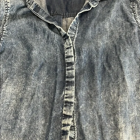 Cloth and Stone Denim Button-Up Shirt - Picture 5 of 8